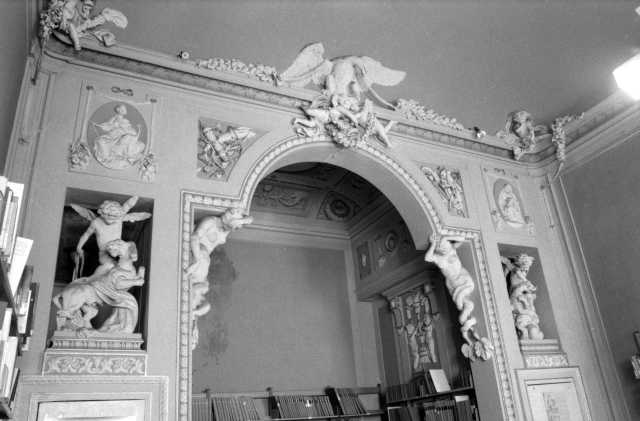 Tumidei, Stefano — Rossi Giacomo - sec. XVIII - Veduta d'insieme della decorazione plastica dell'alcova di palazzo Aldrovandi — insieme